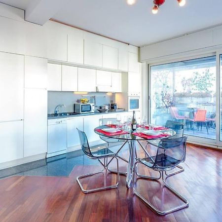 Duomo 10 Min Luxury • Terrazzo • Wi-Fi • Netflix Apartment Milan Luaran gambar