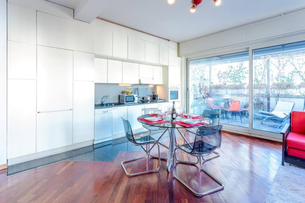 Duomo 10 Min Luxury • Terrazzo • Wi-Fi • Netflix Apartment Milan Luaran gambar