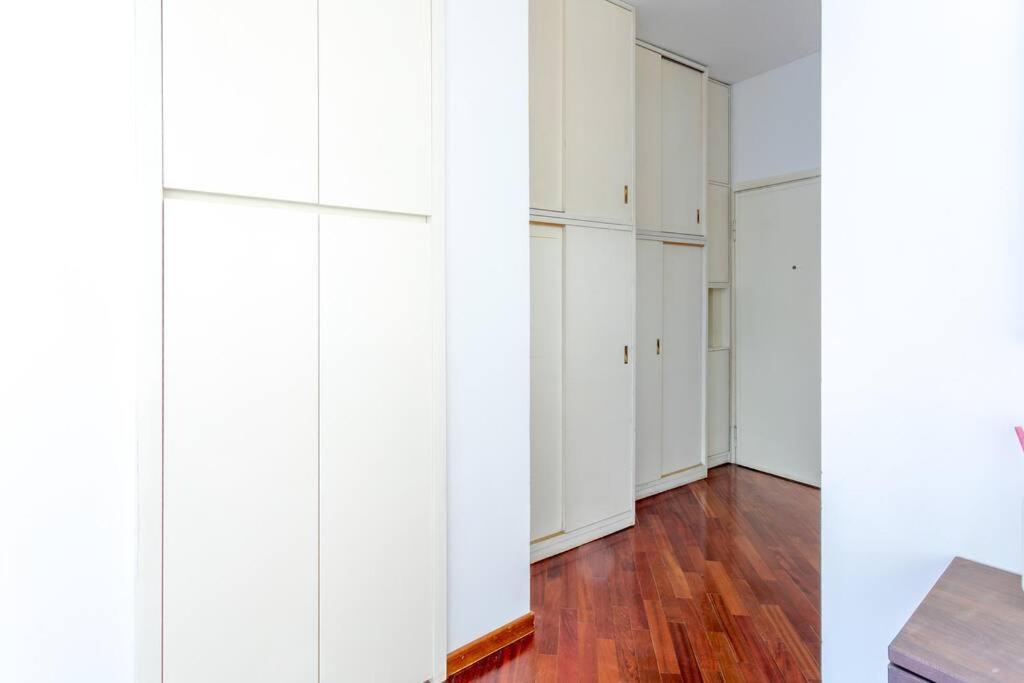 Duomo 10 Min Luxury • Terrazzo • Wi-Fi • Netflix Apartment Milan Luaran gambar